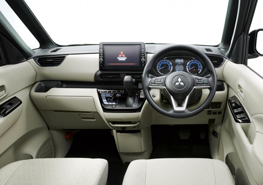Торпедо Mitsubishi eK Space 2020 года  (фото 2 из 30)